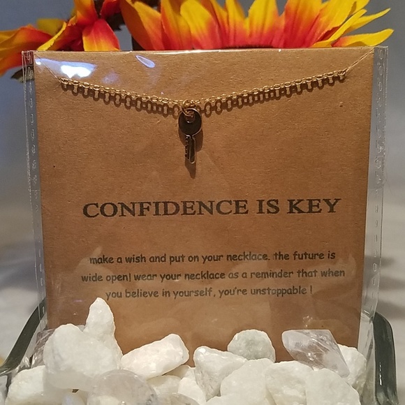 ðConfidence Is Key Necklace - Picture 2 of 2